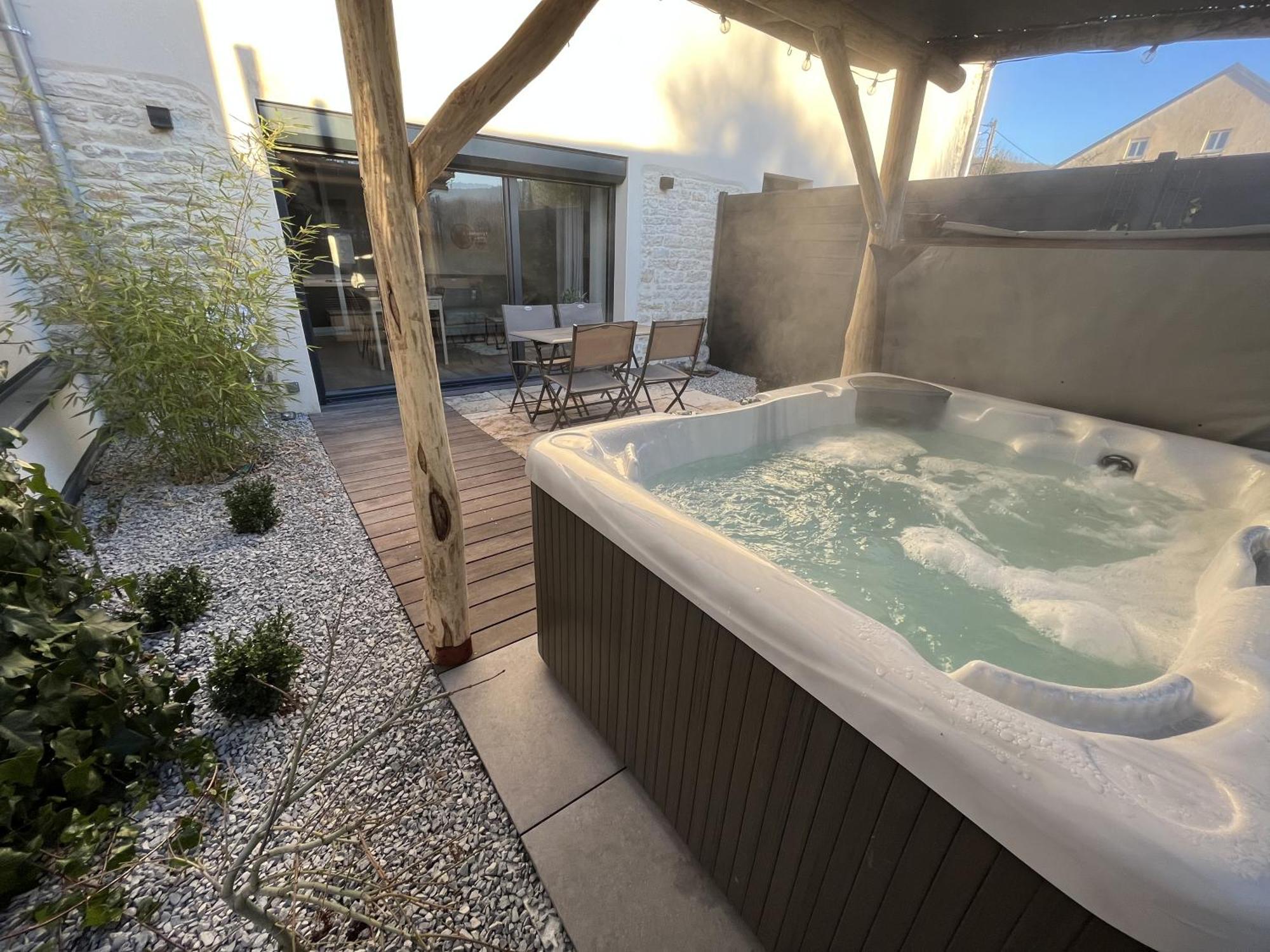 Sejour Detente - Appart'Hotel N 1 Avec Jaccuzi, Piscine Et Petit-Dejeuner Chouzelot Ngoại thất bức ảnh