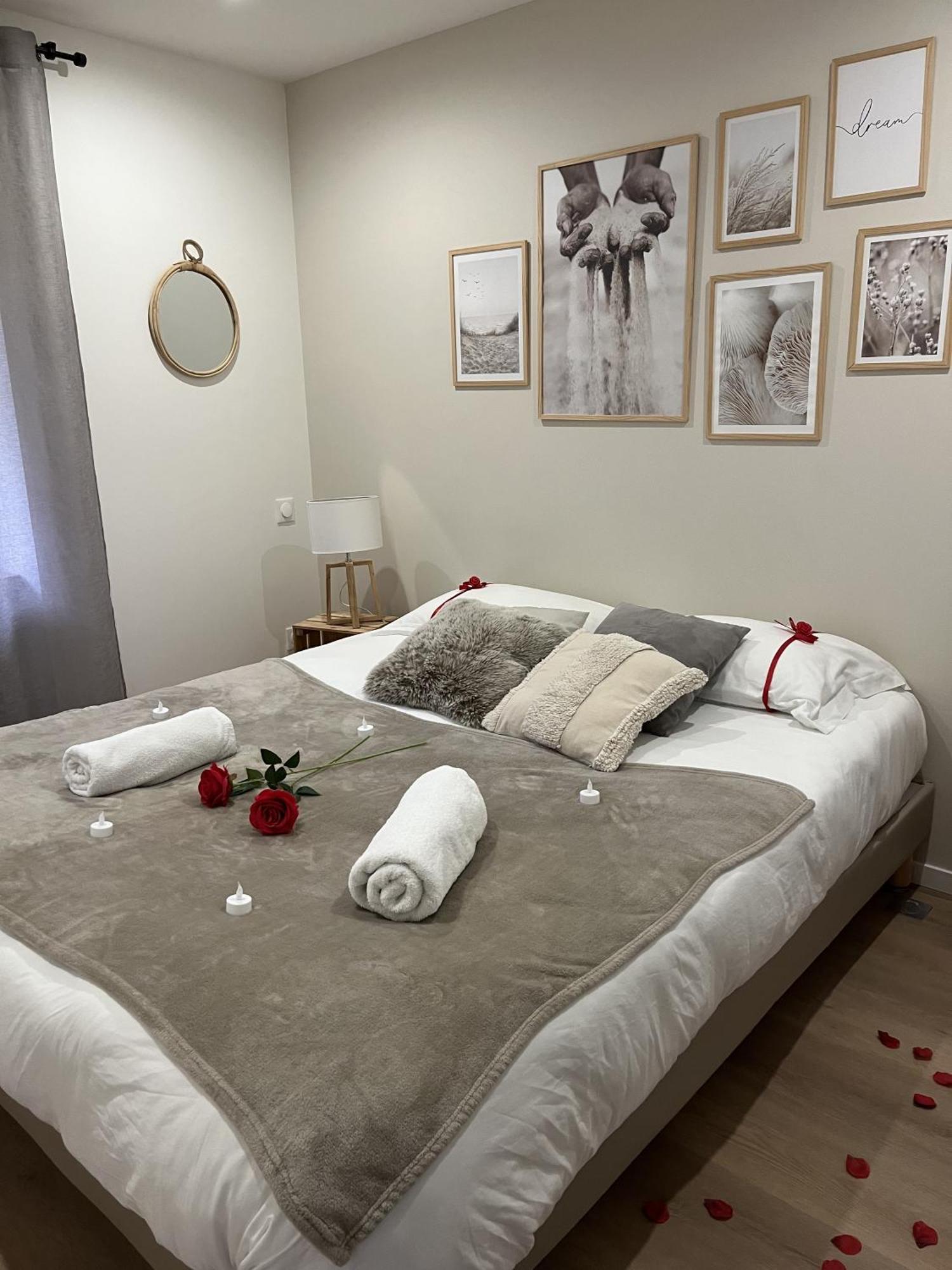 Sejour Detente - Appart'Hotel N 1 Avec Jaccuzi, Piscine Et Petit-Dejeuner Chouzelot Ngoại thất bức ảnh